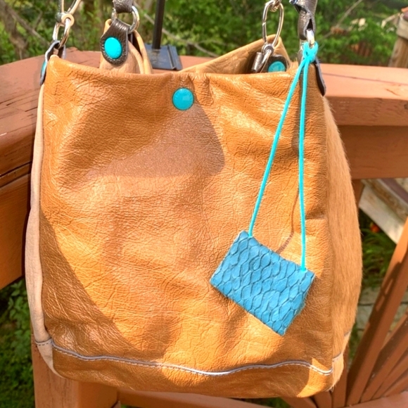 Gorgeous Gabs tan leather cowhide purse - Picture 1 of 7